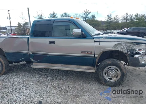 1997 Dodge Ram 2500 St z USA, uszkodzony, nr VIN 3B7KF23D4VG821011